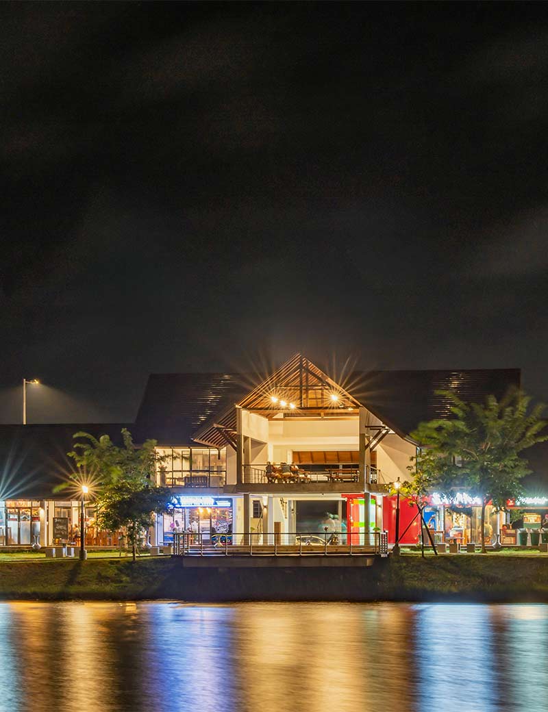 Your Seaside Shopping Experience