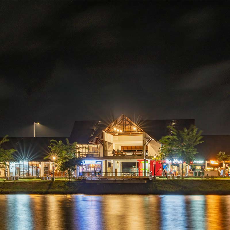 Your Seaside Shopping Experience